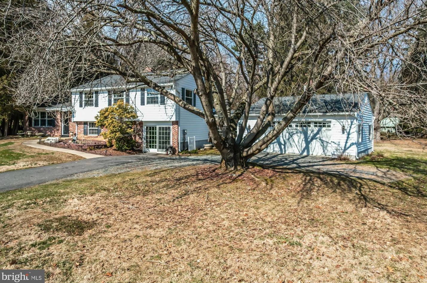 3 Denise Dr, Thornton, PA 19373-1008