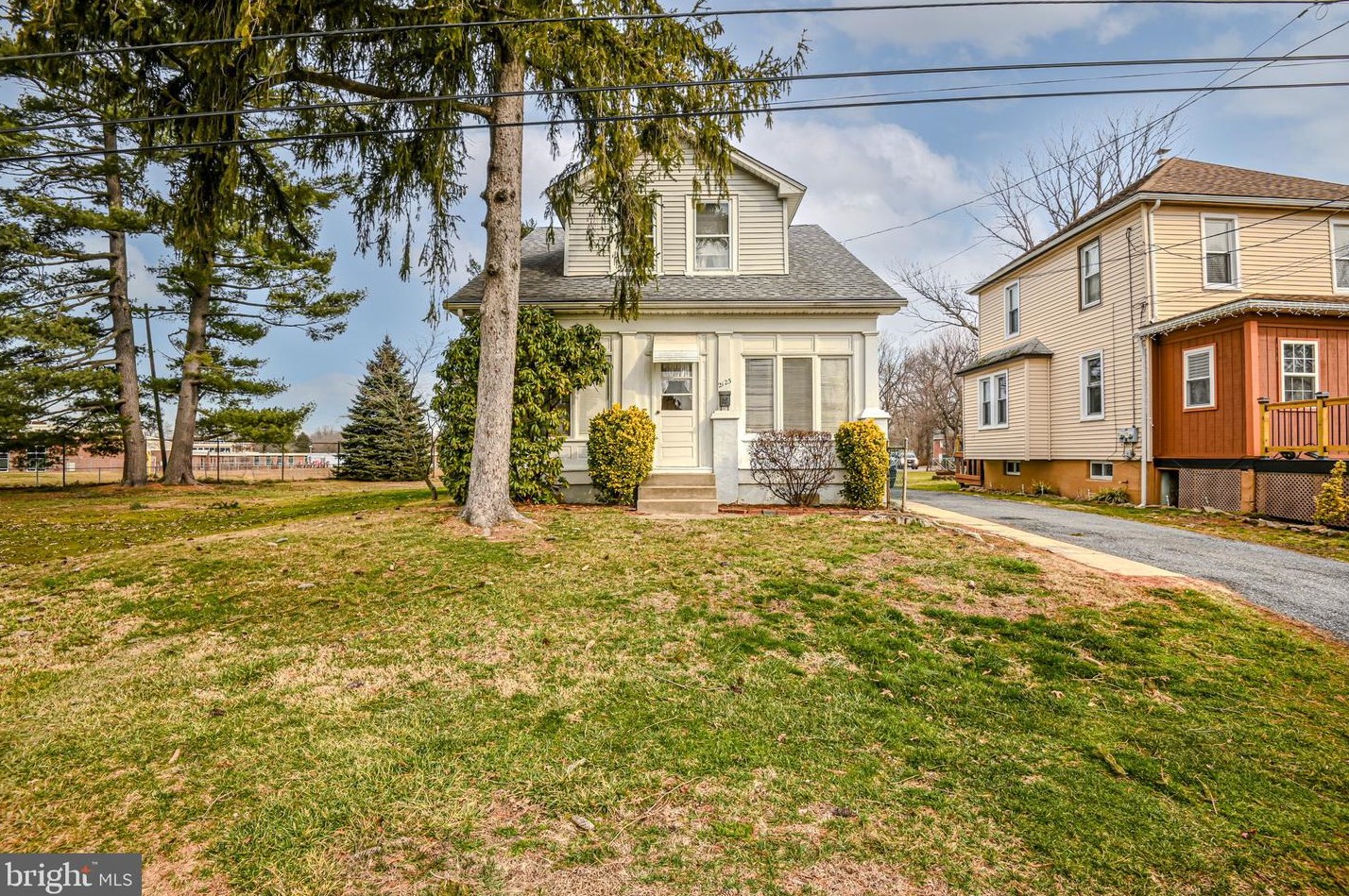 2123 Norton Ave, Boothwyn, PA 19061
