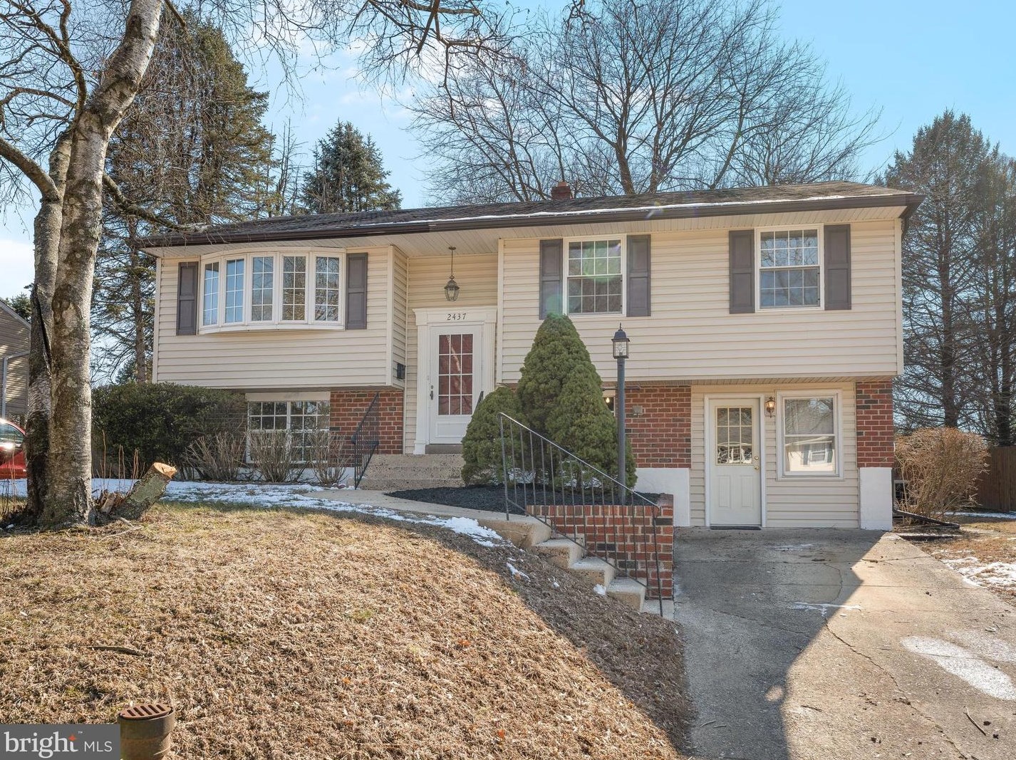 2437 Weir Rd, Chester, PA 19014-1601