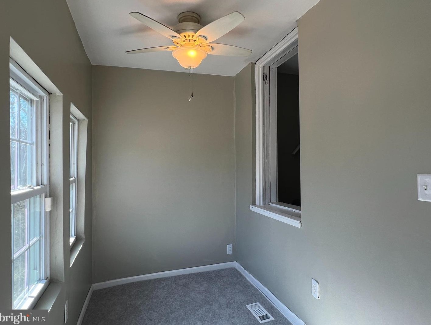 4222 W 7th St, Boothwyn, PA 19061