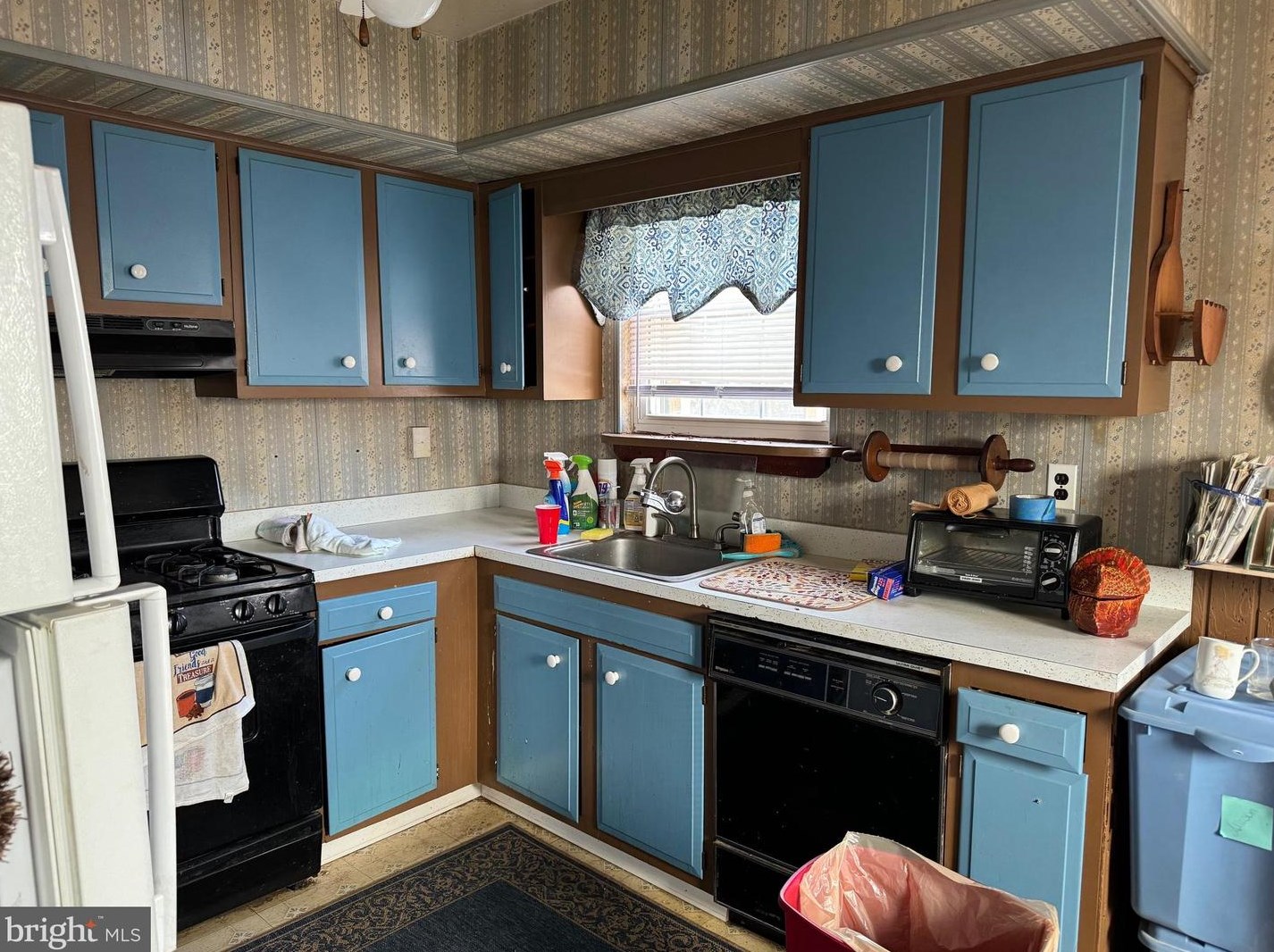 812 School Ln, Folcroft, PA 19032