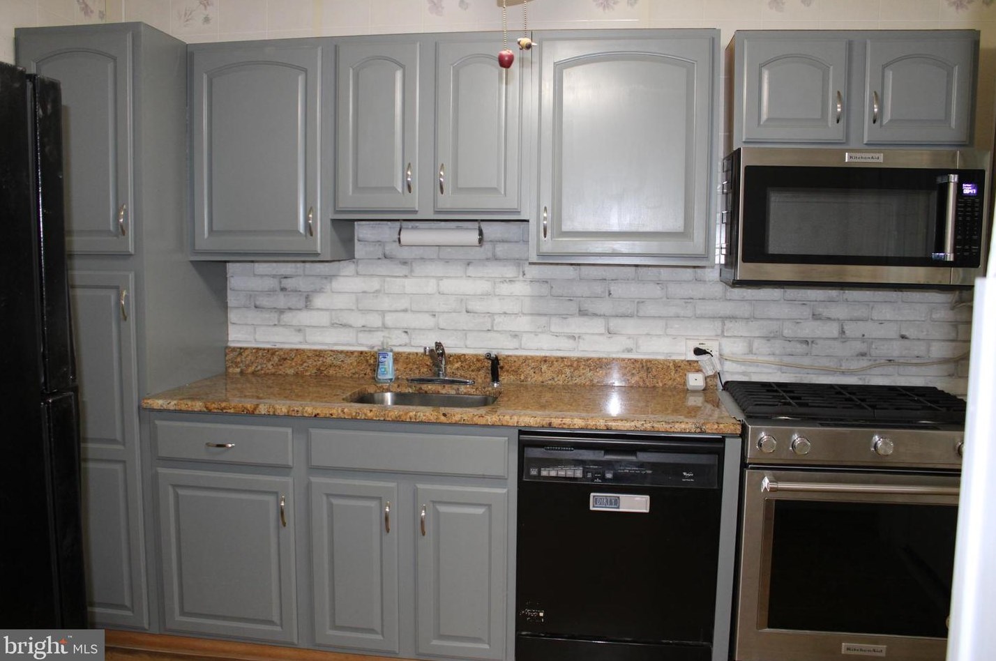 49 Cedar St, Boothwyn PA  19061-4610 exterior