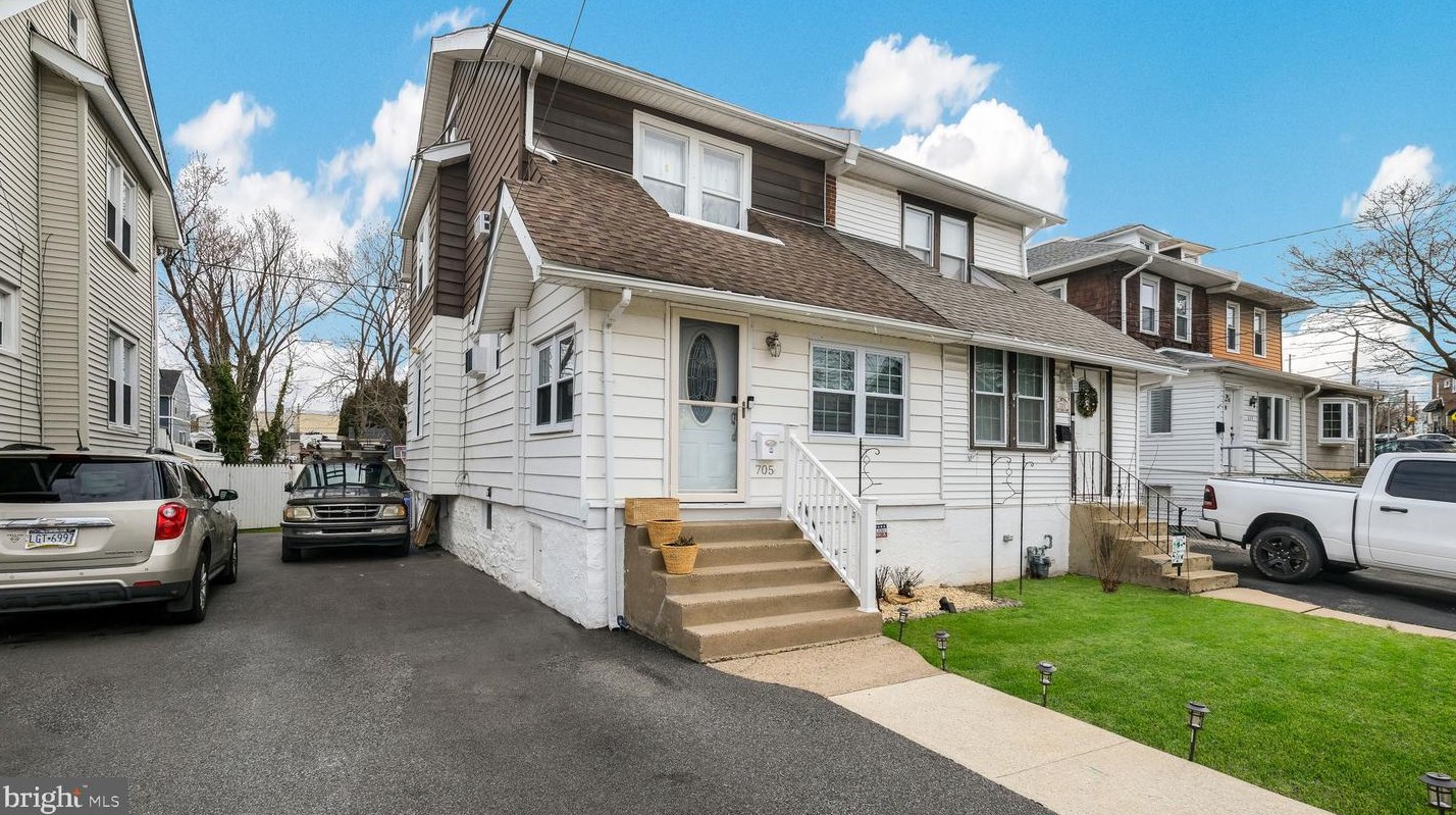 705 Summit Ave, Prospect Park, PA 19076