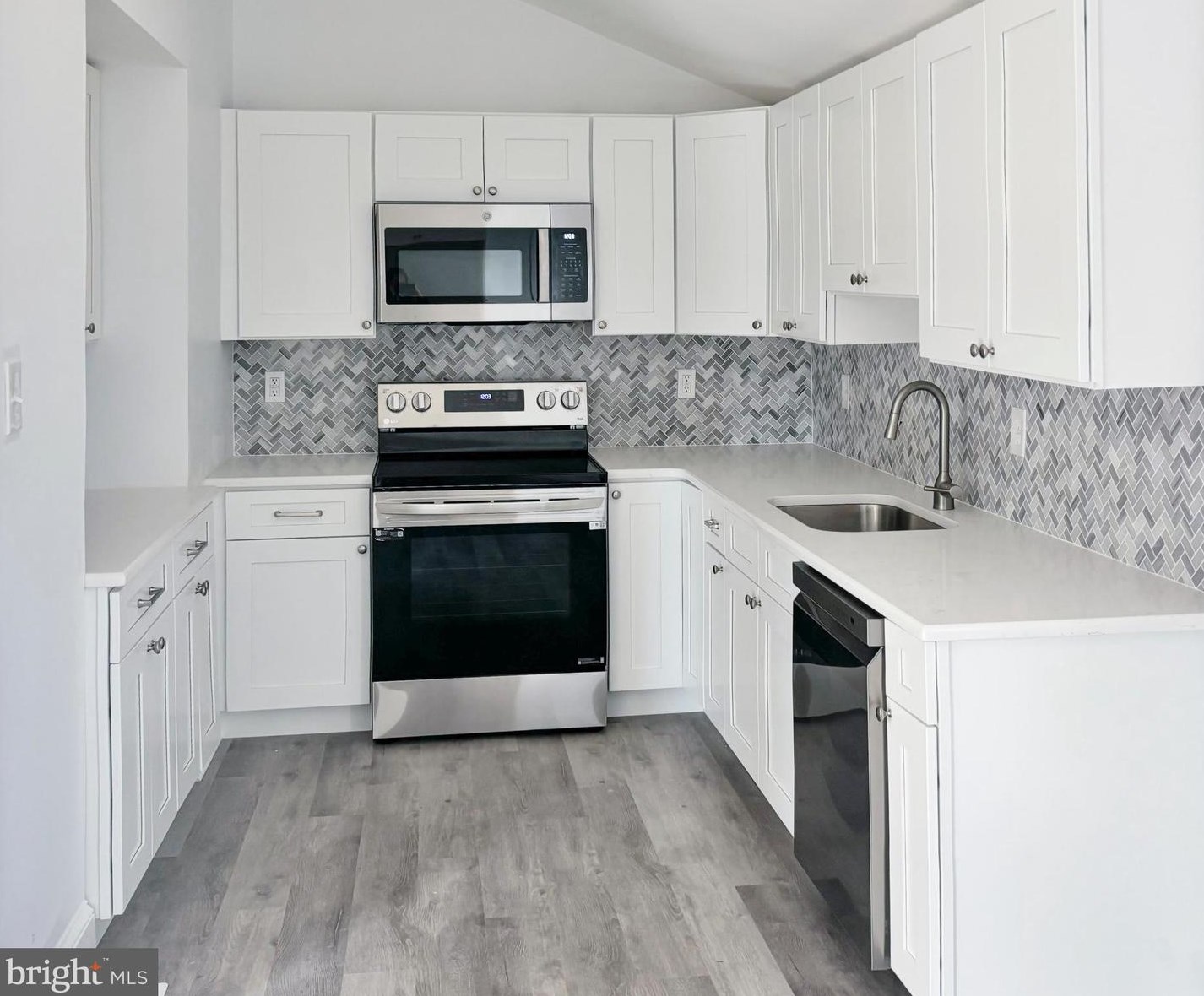 31 Wildwood Ave, Rutledge PA  19070-1915 exterior