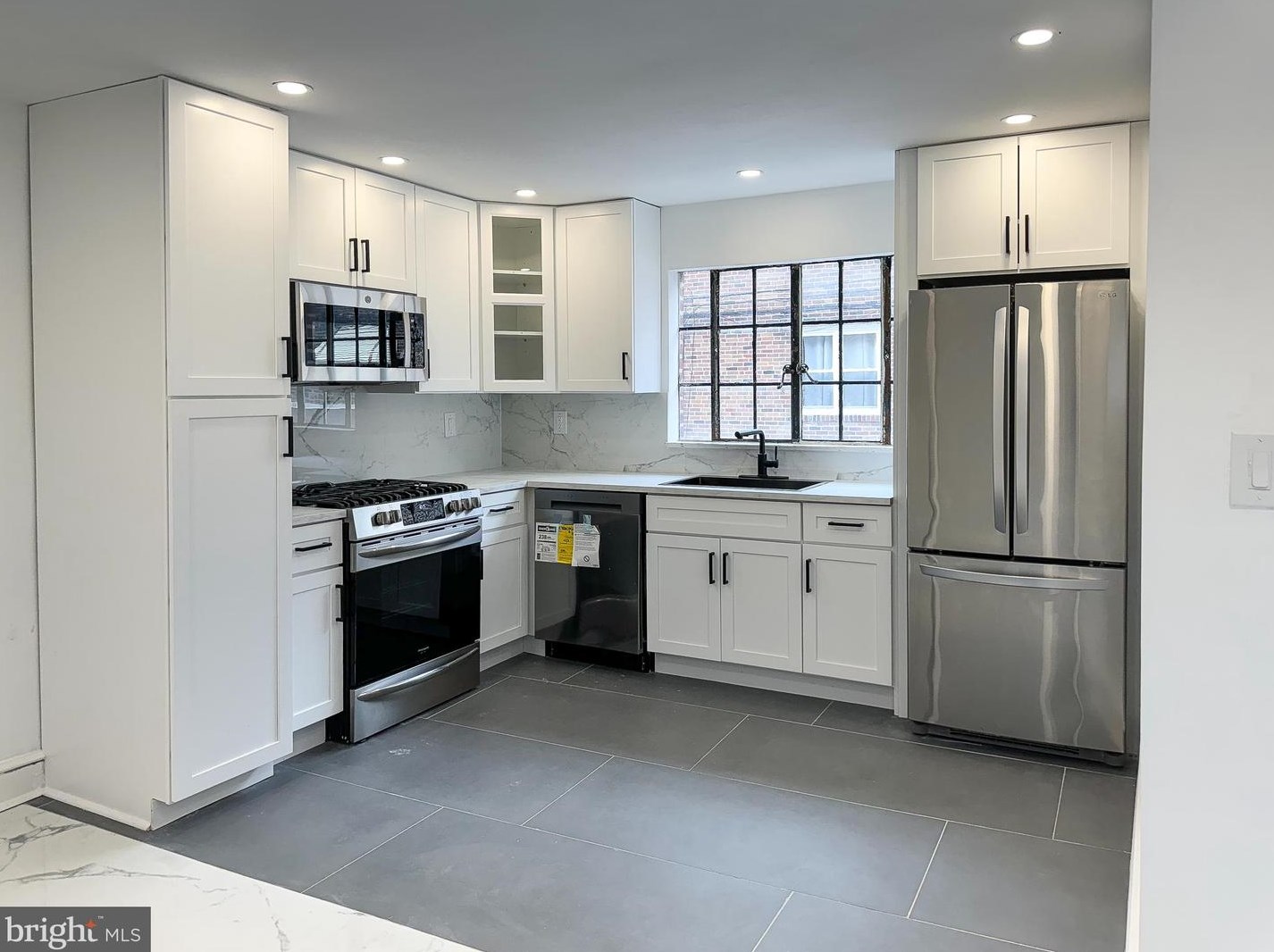 304 Richfield Rd, Upper Darby PA  19082-4109 exterior