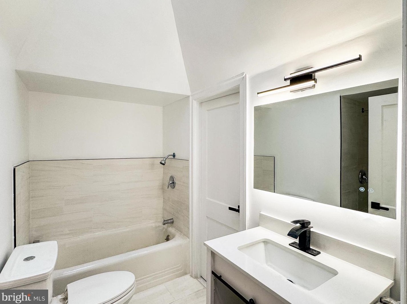 304 Richfield Rd, Upper Darby PA  19082-4109 exterior