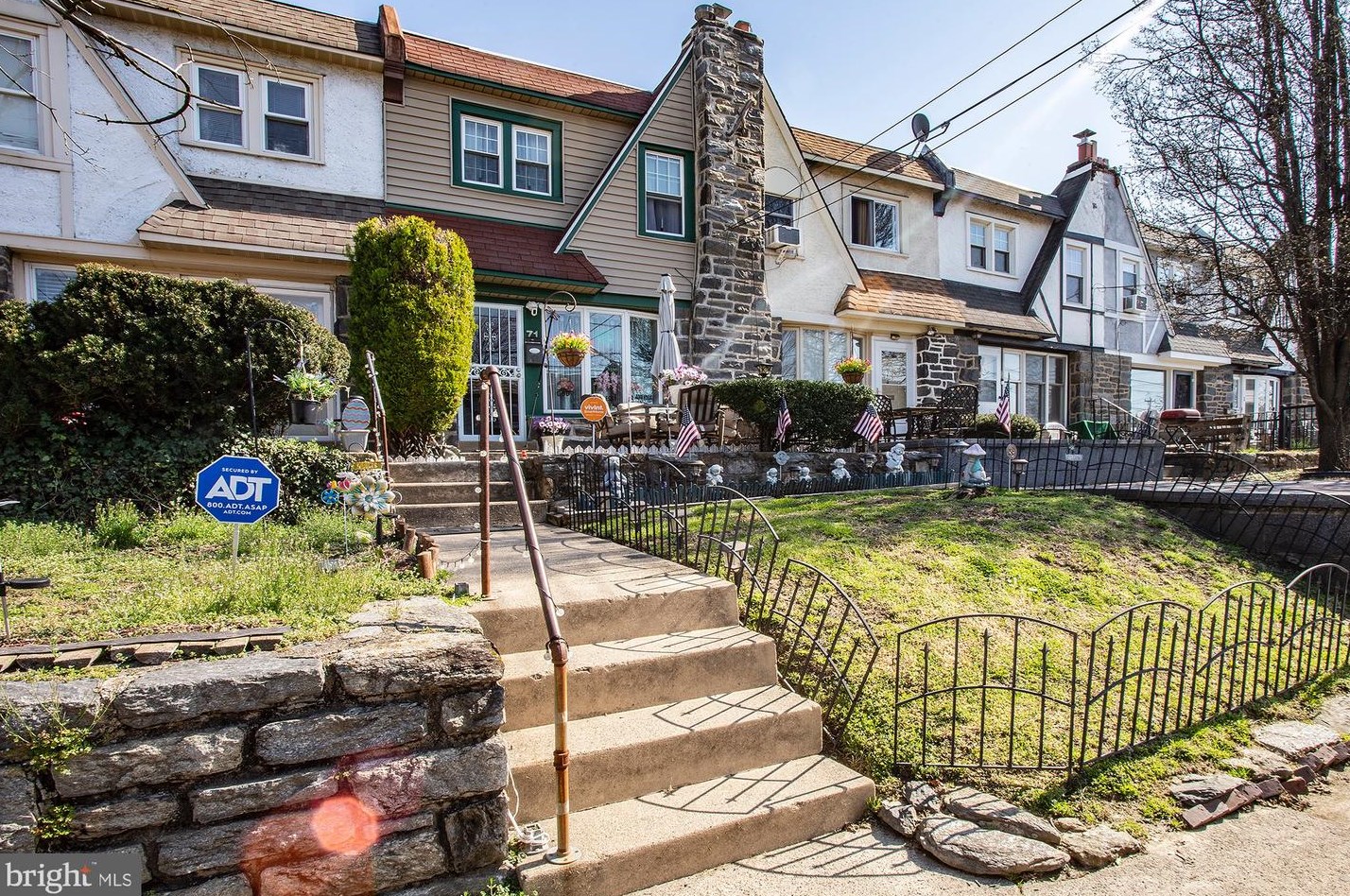 71 High St, Sharon Hill, PA 19079-1912