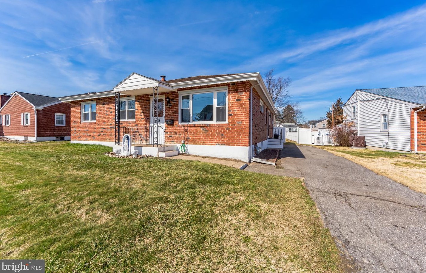 1155 Harper Ave, Woodlyn, PA 19094-1209