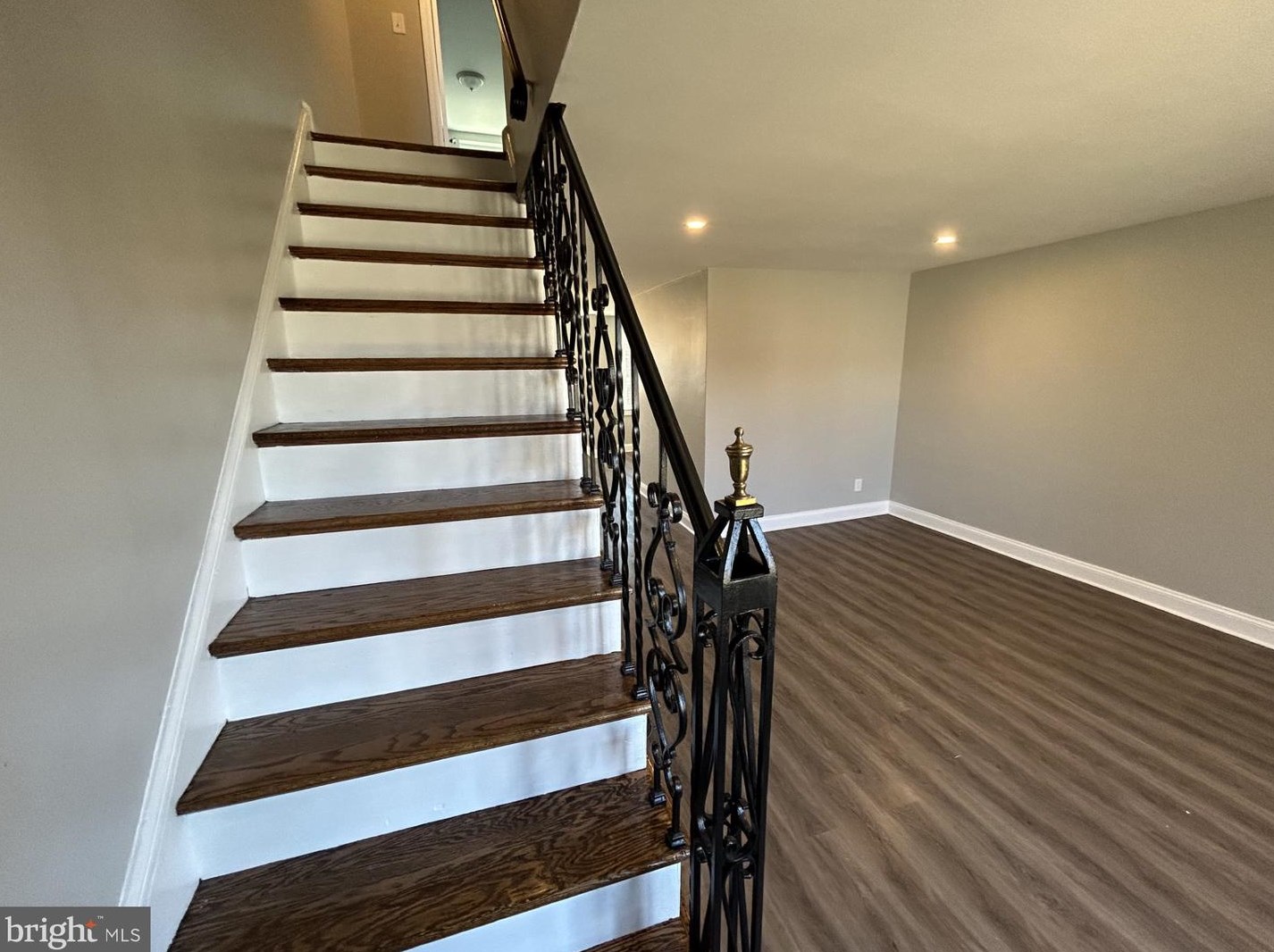 737 Surrey Ln, Manor PA  19036-1620 exterior