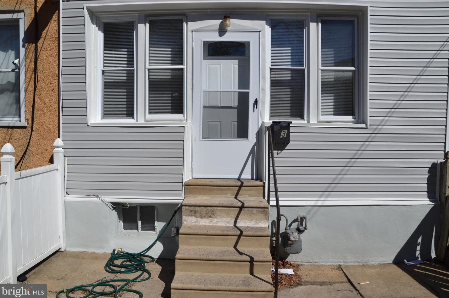 83 Springton Rd, Upper Darby, PA 19082-4822