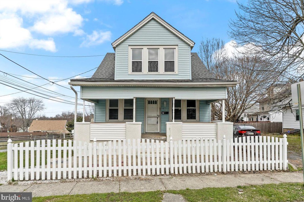14 Taylor Ave, Boothwyn, PA 19061-4045