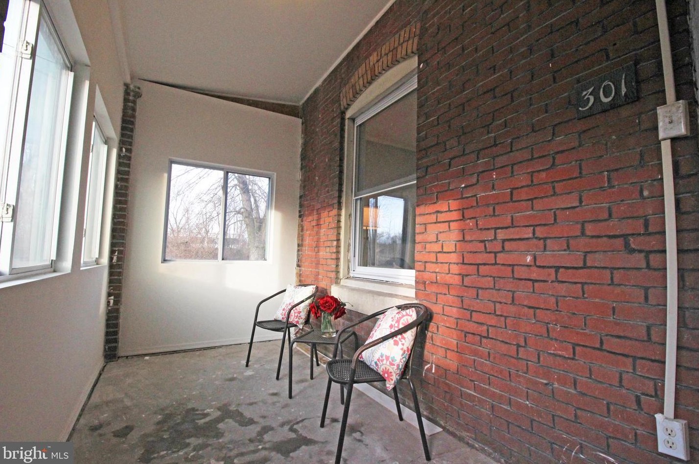 301 Poplar St, Darby PA  19023-2028 exterior