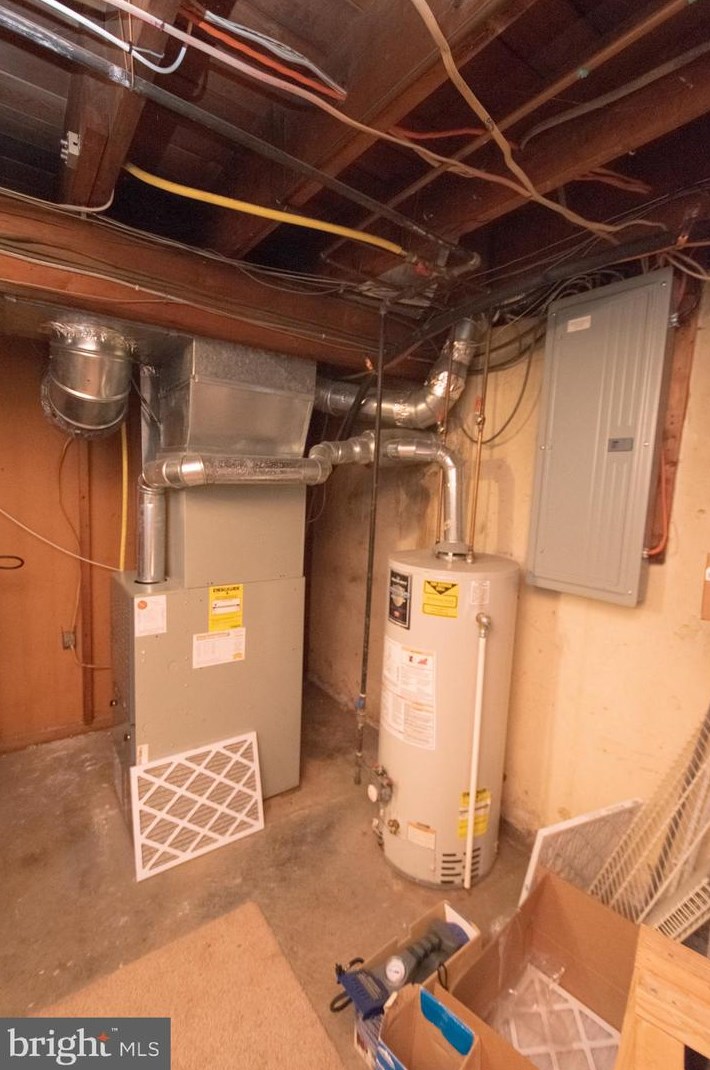 338 Brookhaven Rd, Chester PA  19015-2312 exterior