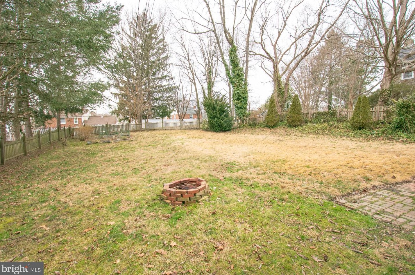 338 Brookhaven Rd, Chester PA  19015-2312 exterior