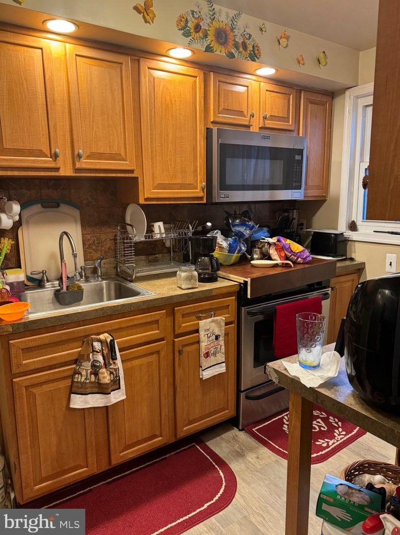 325 Fern St, Darby PA  19023-2614 exterior