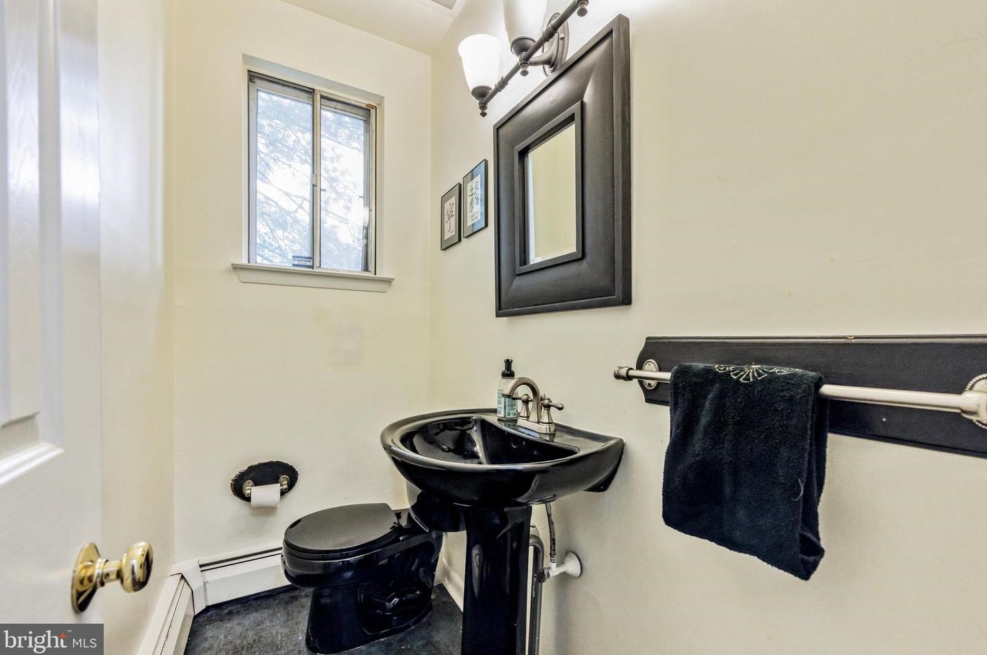 409 Bickmore Dr, Media PA 19086-6806 exterior