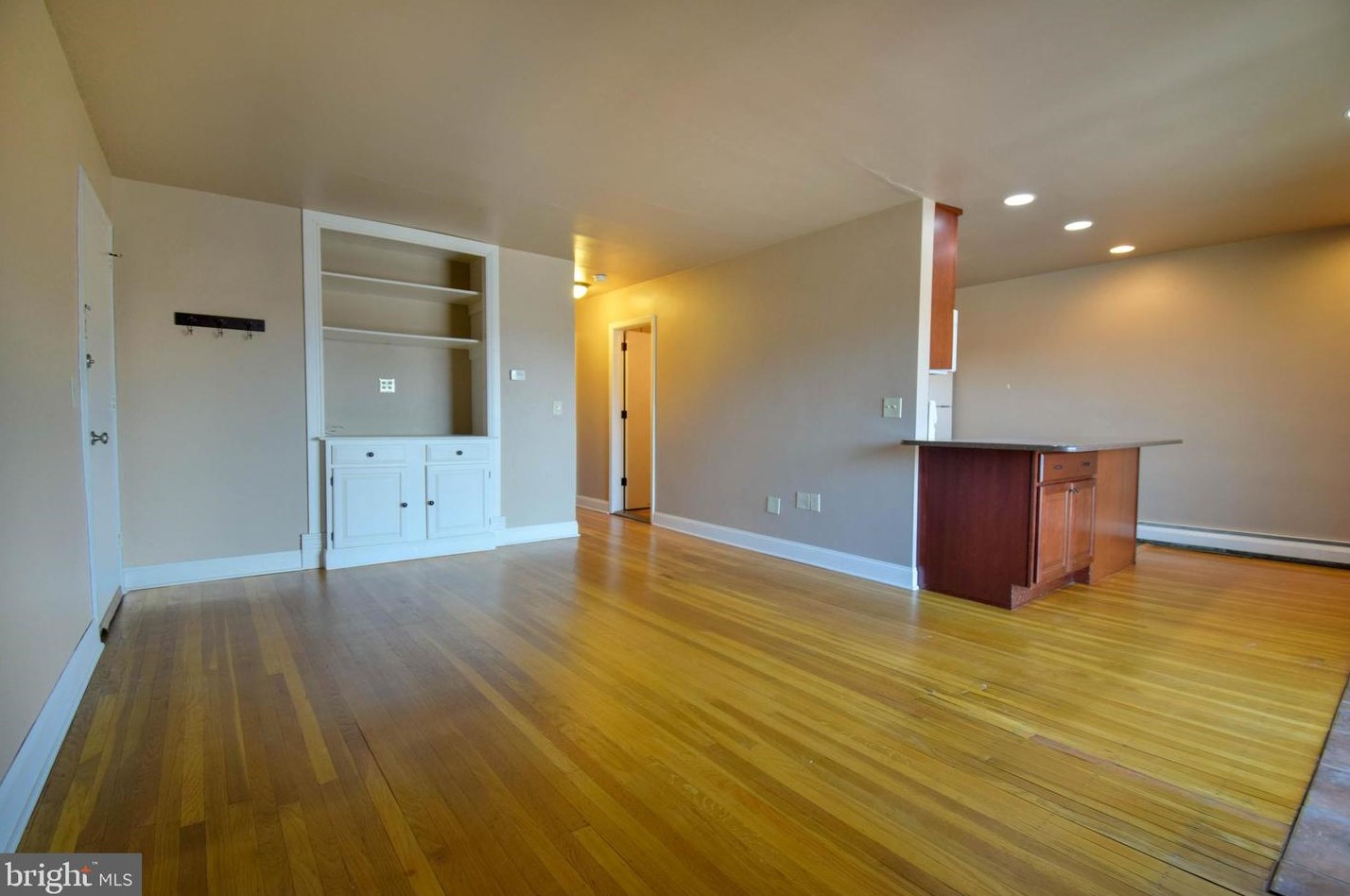 1016 W Baltimore Pike #b8, Coal Township, PA 19063