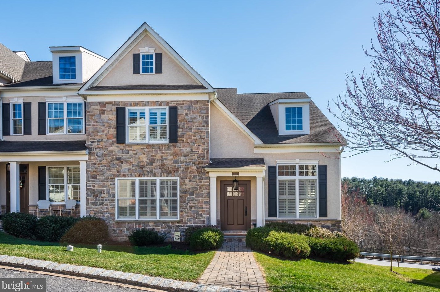 416 Ravenscliff Dr, Media, PA 19063-1457