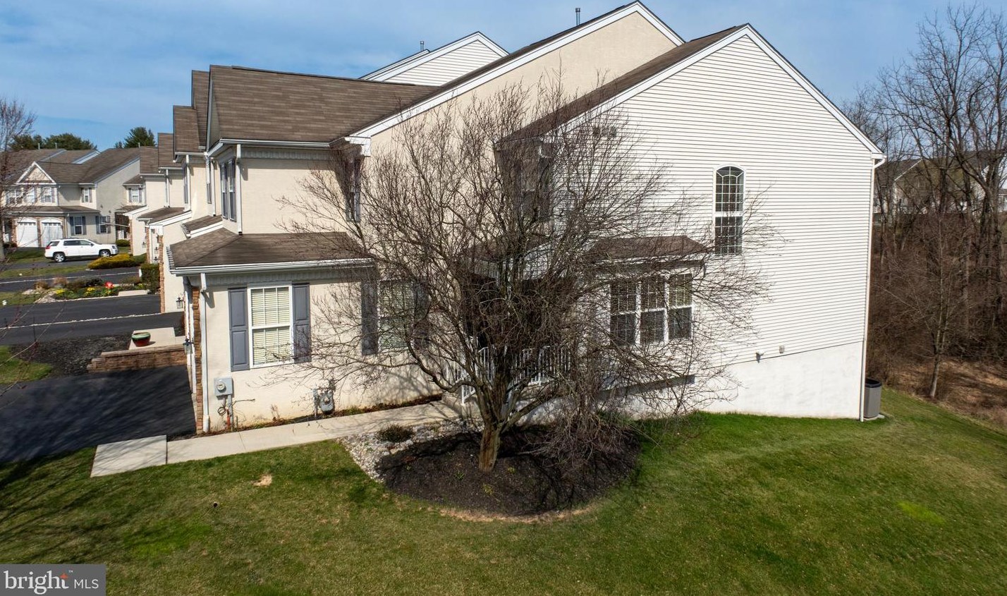 44 Wharton Dr, Glen Mills PA  19342-9522 exterior