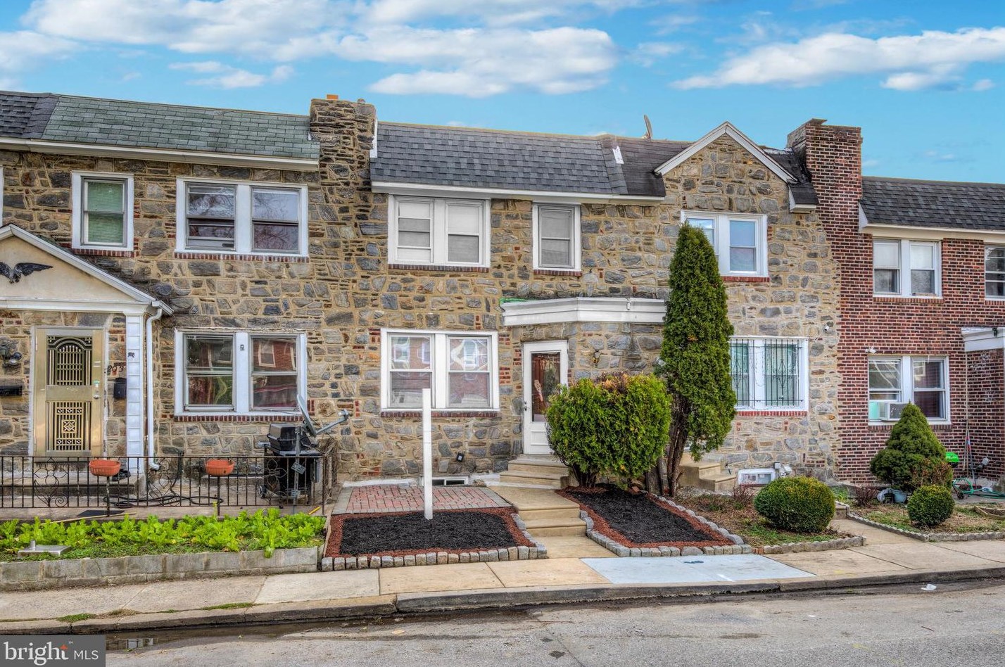 205 Glendale Rd, Upper Darby, PA 19082