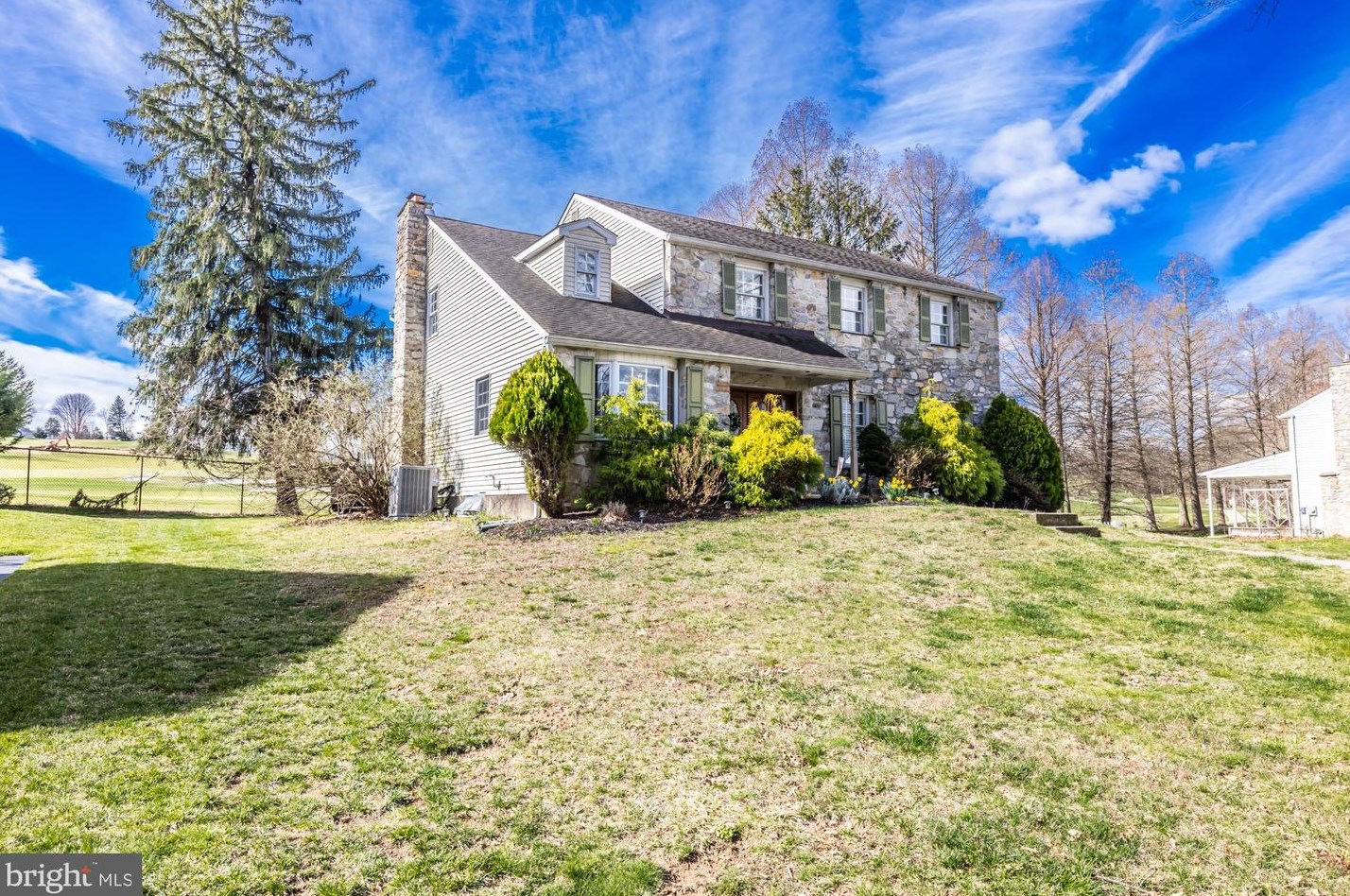 688 W Rolling Rd, Media, PA 19064