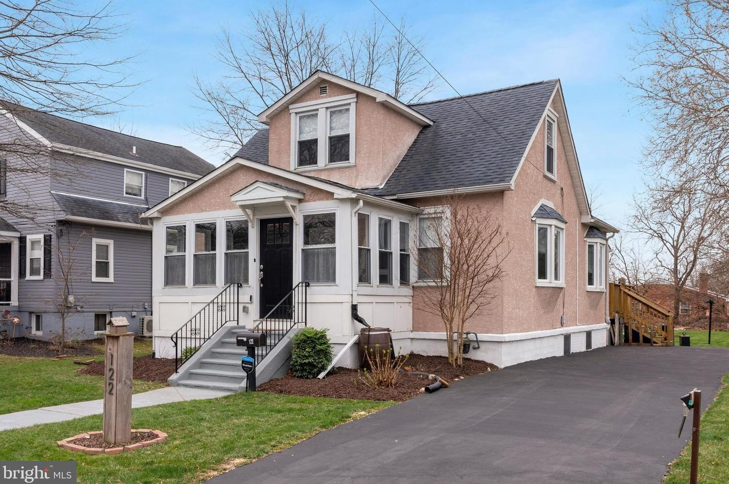 122 Riverside Ave, Prospect Park, PA 19076