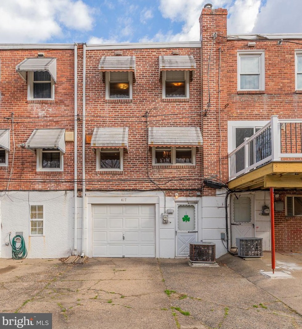 417 Park Dr, Manor PA  19036-1617 exterior