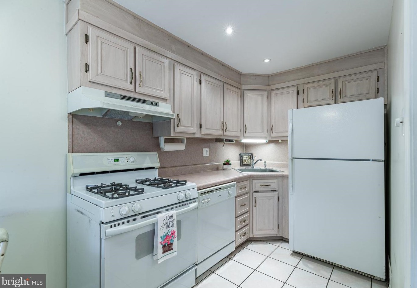 417 Park Dr, Manor PA  19036-1617 exterior