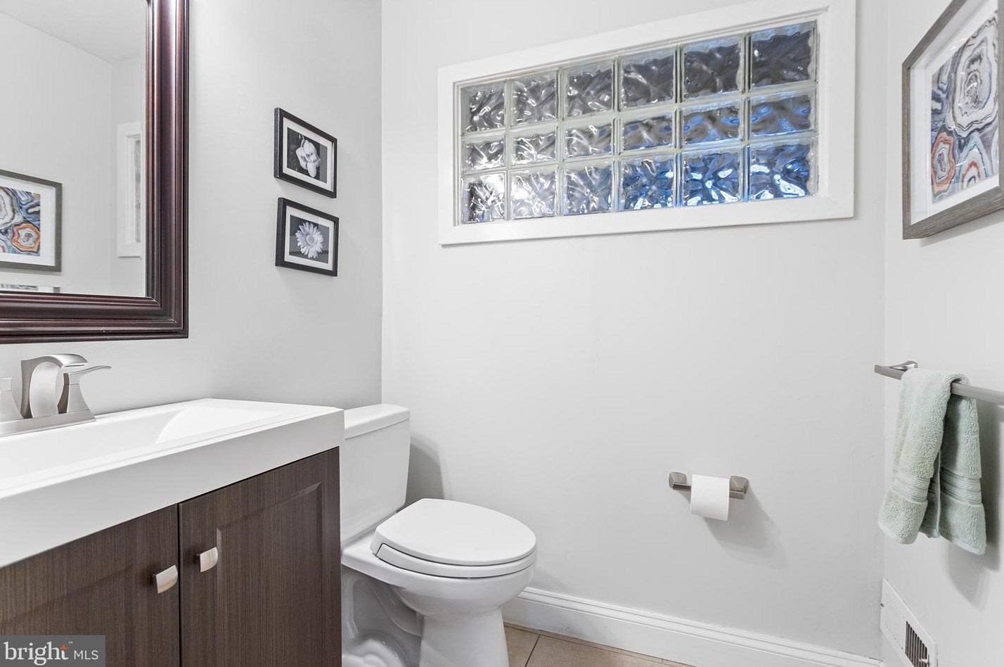 2330 Feathering Ln, Media PA 19063-1908 exterior