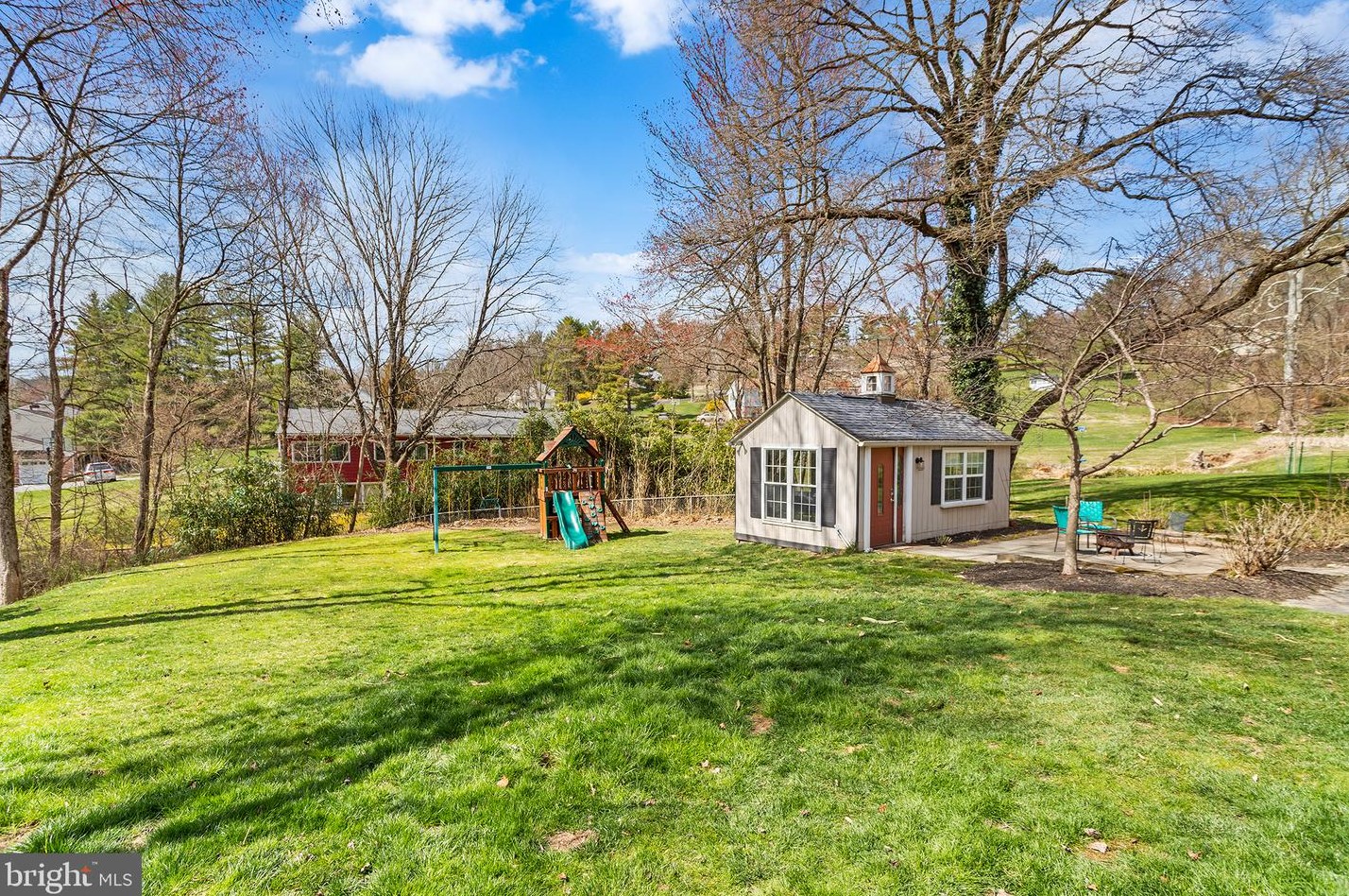 2330 Feathering Ln, Media PA 19063-1908 exterior