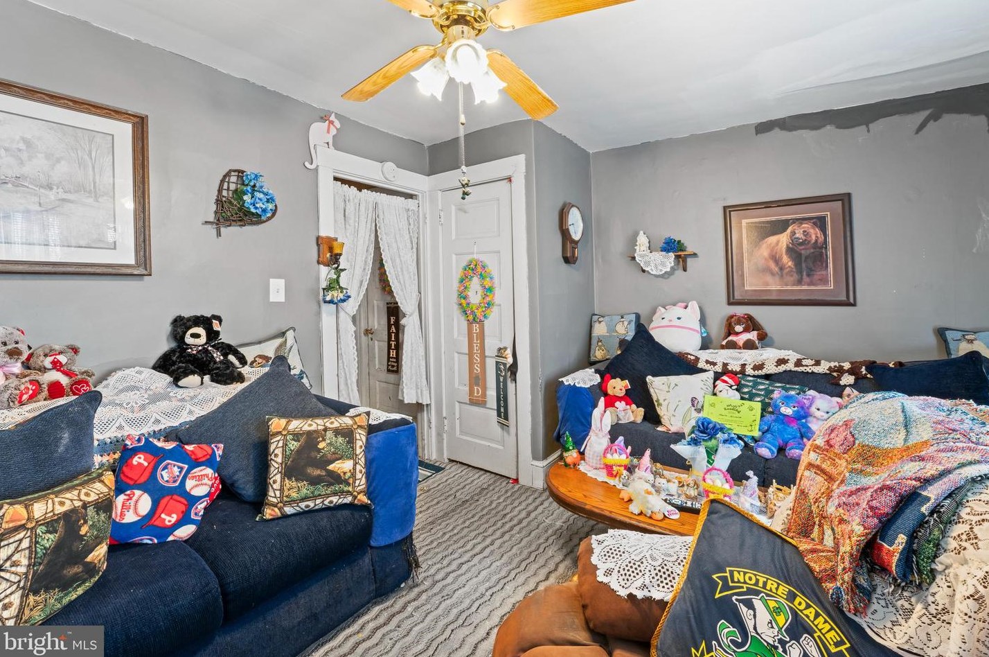 39 Cooke Ave, Manor PA 19036-1318 exterior