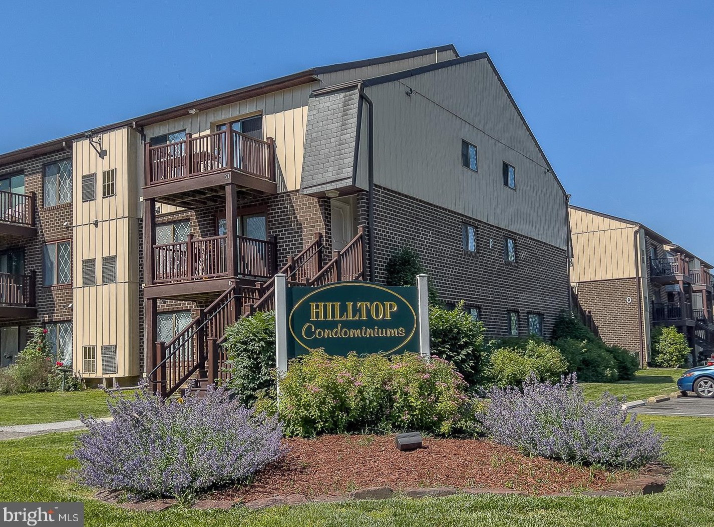 5200 Hilltop Dr, Chester PA  19015-1299 exterior