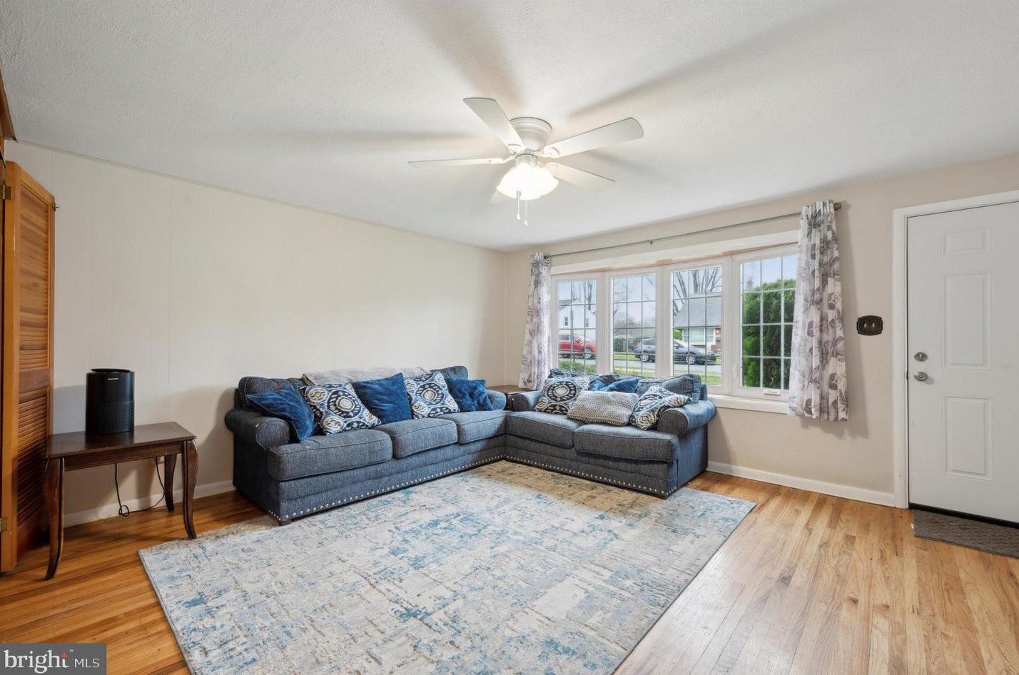 224 Robin Hood Ln, Chester, PA 19014