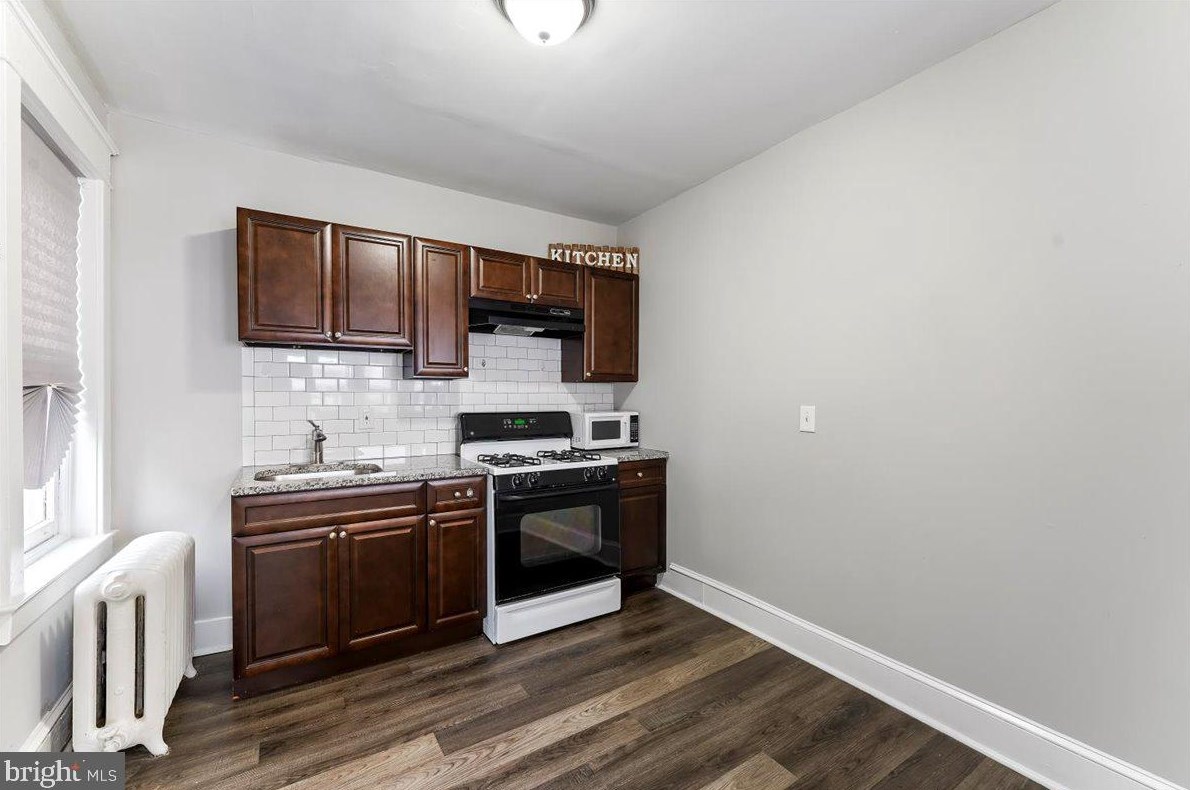 2208 Madison St, Chester PA 19013-5122 exterior