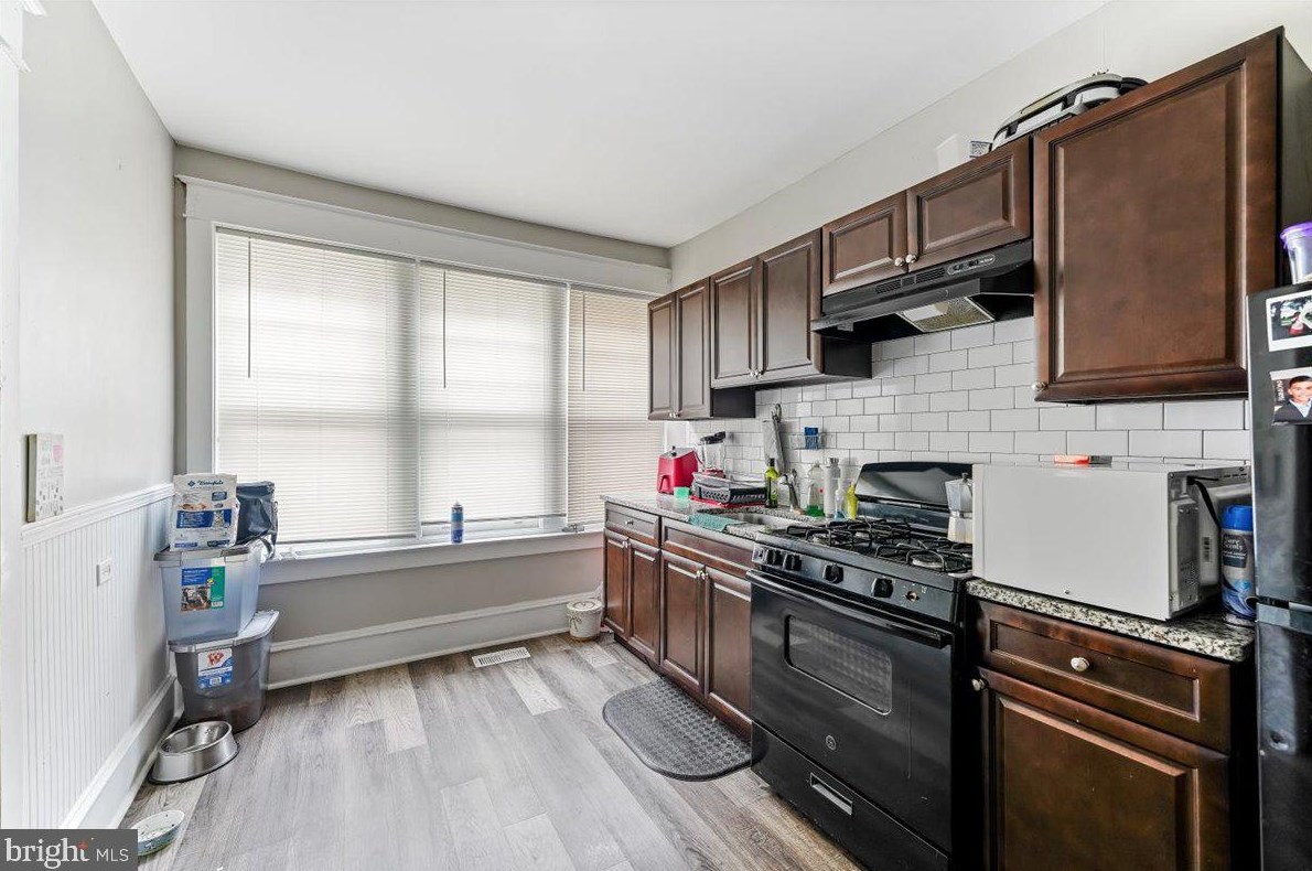 2208 Madison St, Chester PA 19013-5122 exterior