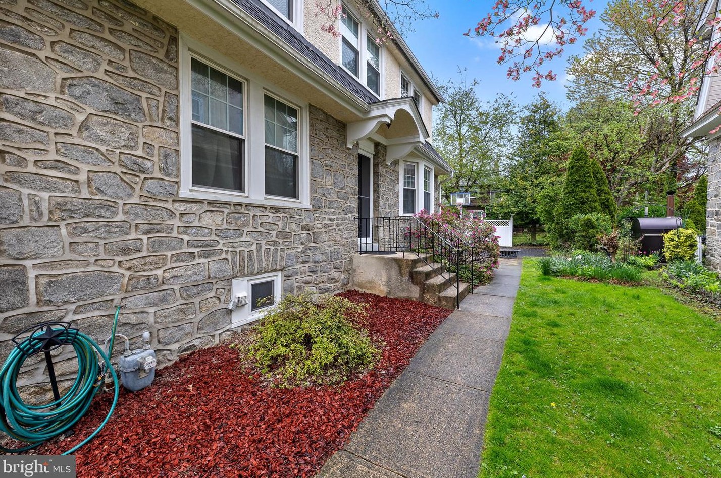 517 Shadeland Ave, Oakview, PA 19026
