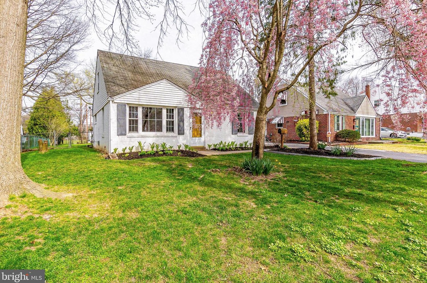 1305 University Ave, Rutledge, PA 19070
