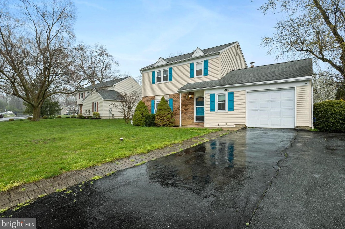 2617 Pennlyn Dr, Boothwyn, PA 19061