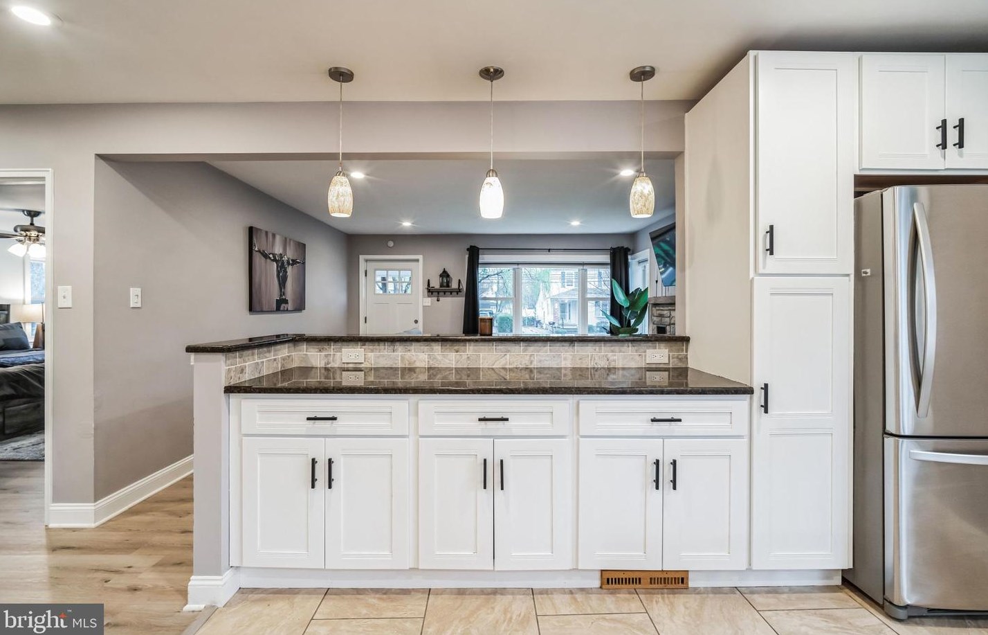 20 Llanwellyn Ave, Manor PA  19036-1324 exterior