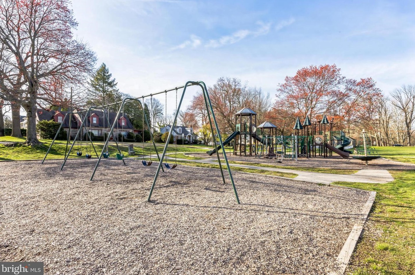 20 Llanwellyn Ave, Manor PA  19036-1324 exterior