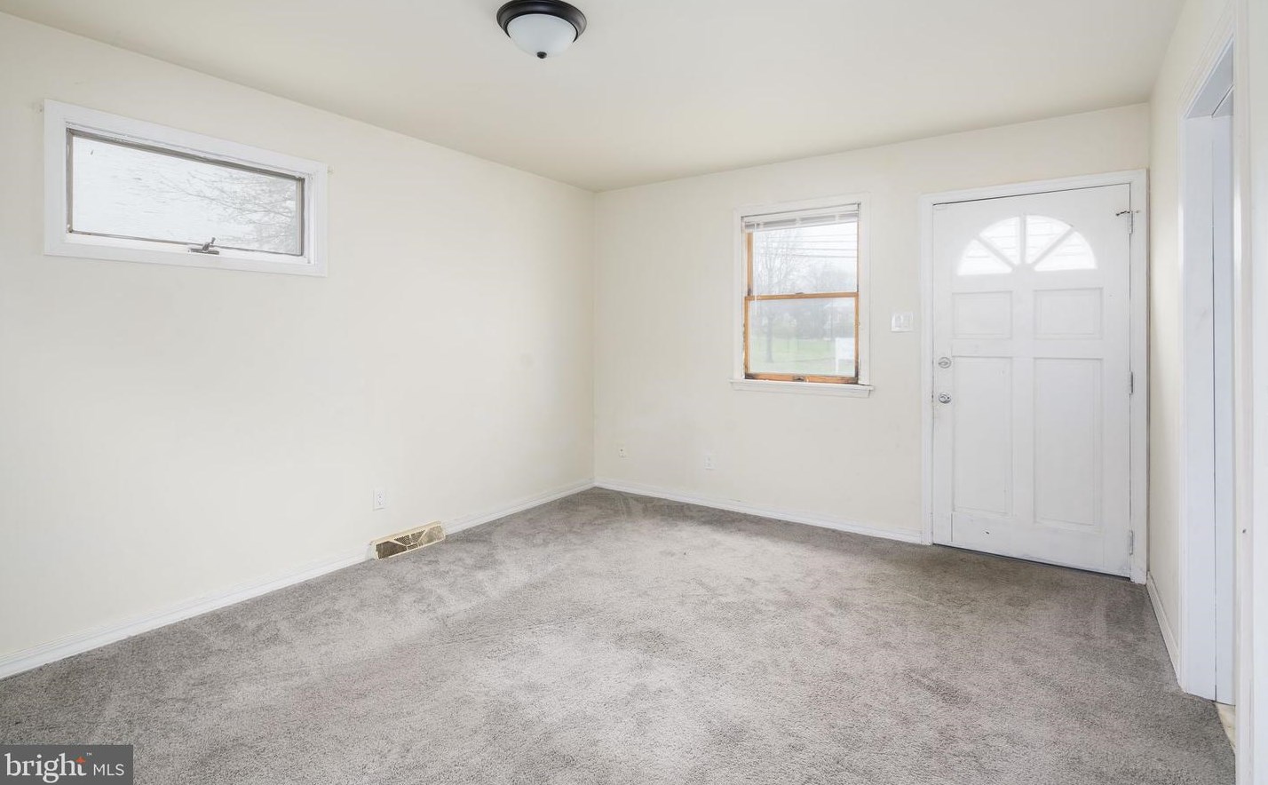 32 6 St, Chester PA 19013-0061 exterior