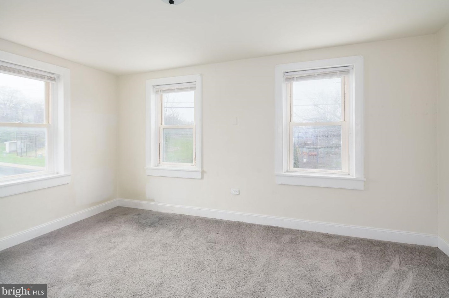 32 6 St, Chester PA 19013-0061 exterior