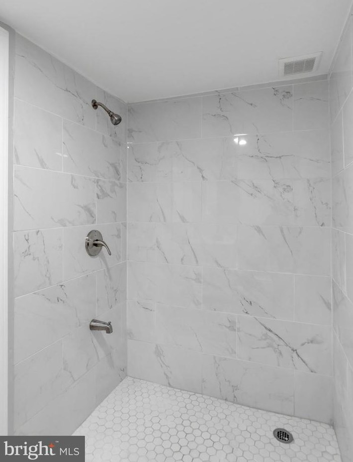 125 Golf Rd, Darby PA 19023-1313 exterior