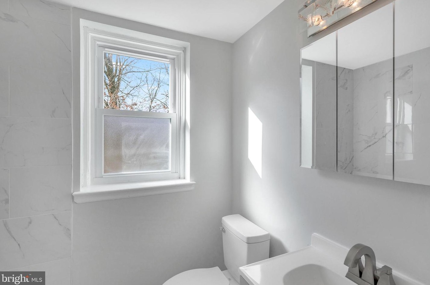 125 Golf Rd, Darby PA 19023-1313 exterior