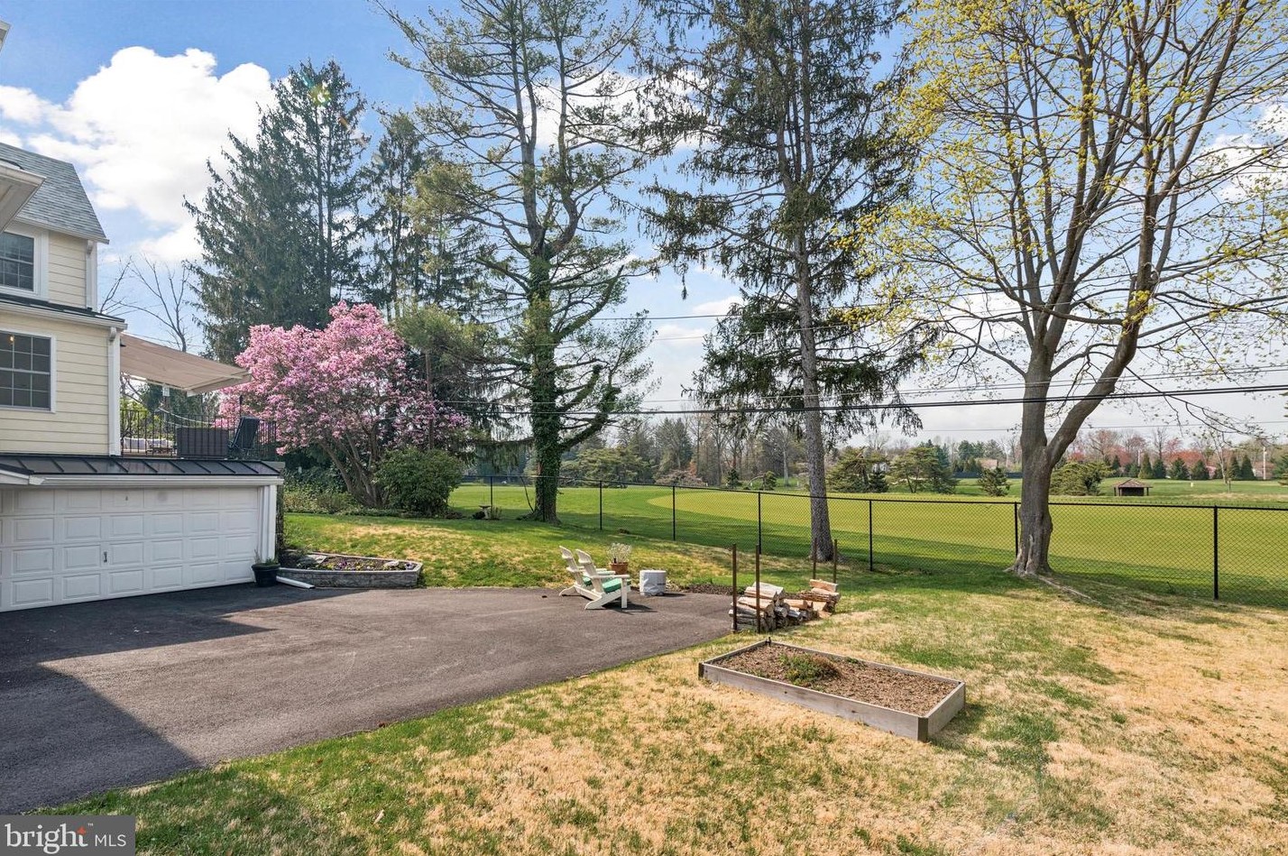 16 Golfview Rd, Ardmore PA  19003-1018 exterior