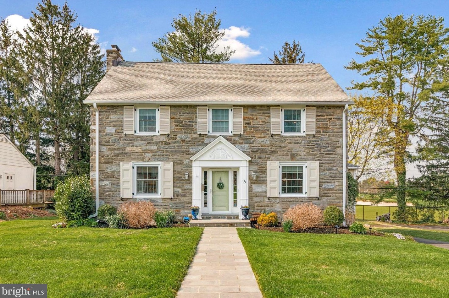 16 Golfview Rd, Ardmore PA  19003-1018 exterior