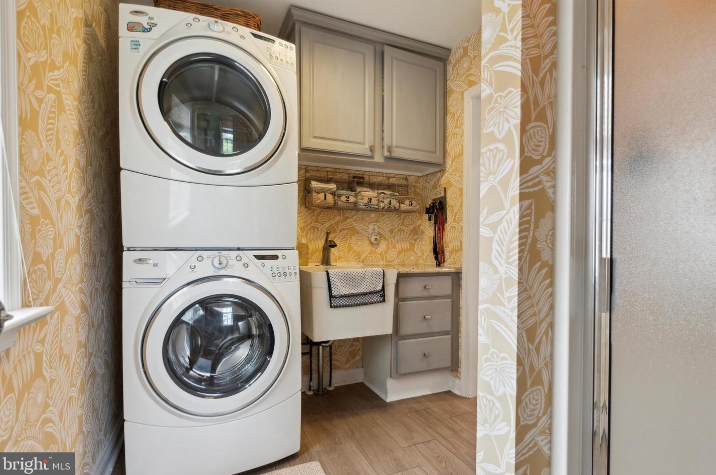 16 Golfview Rd, Ardmore PA  19003-1018 exterior