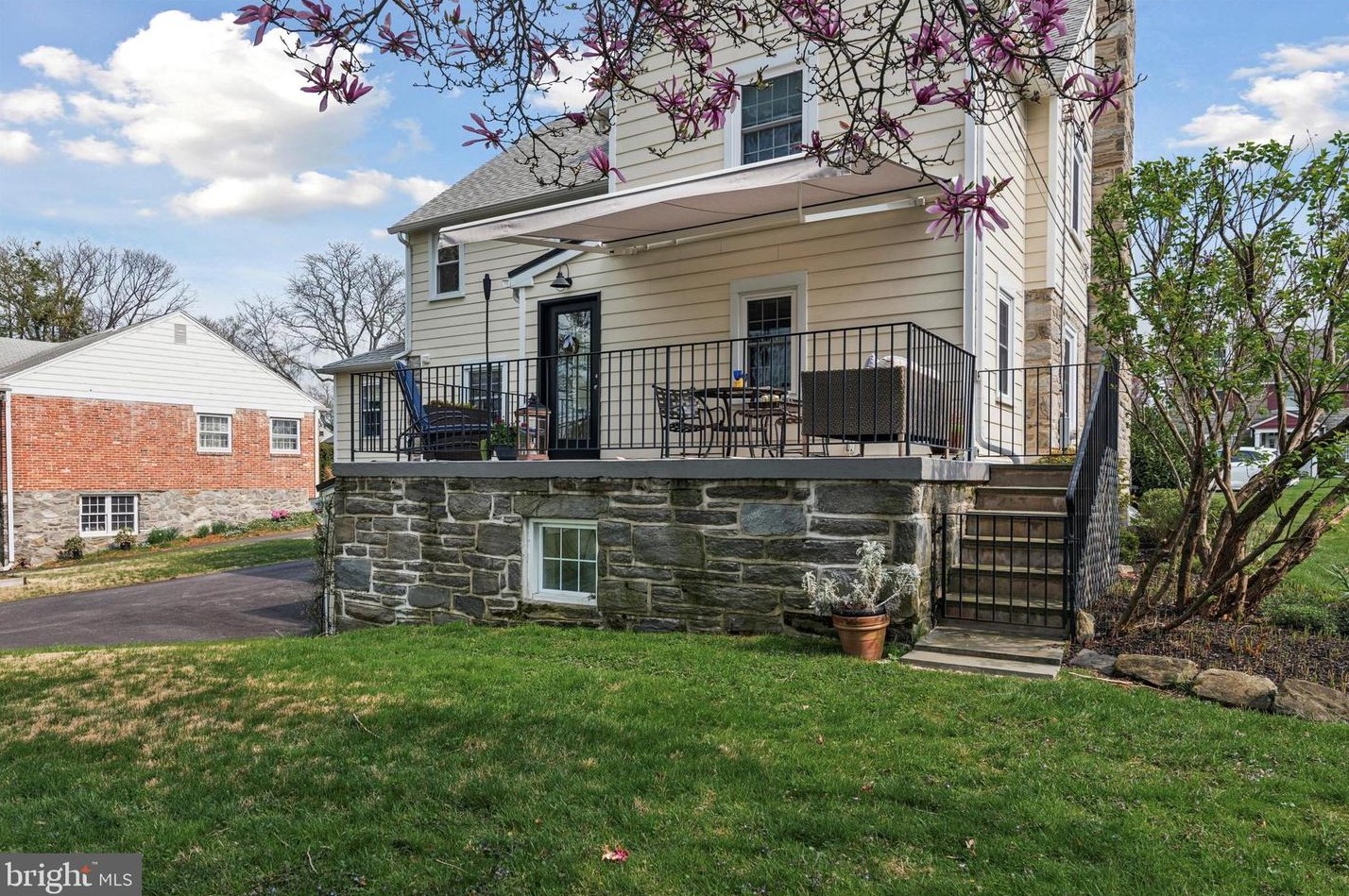 16 Golfview Rd, Ardmore PA  19003-1018 exterior