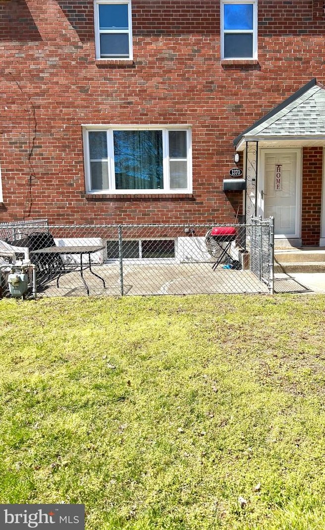 1370 Adair Rd, Chester, PA 19015-1902