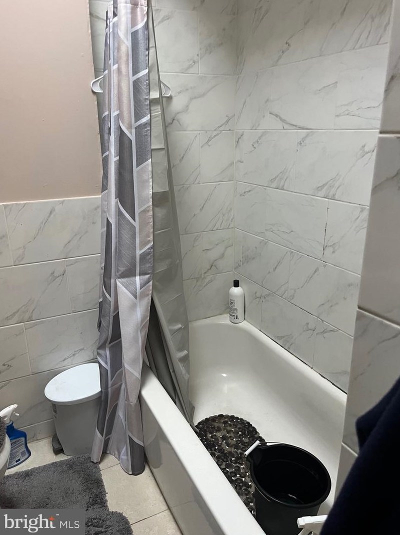 227 Golf Rd, Darby PA 19023-1313 exterior